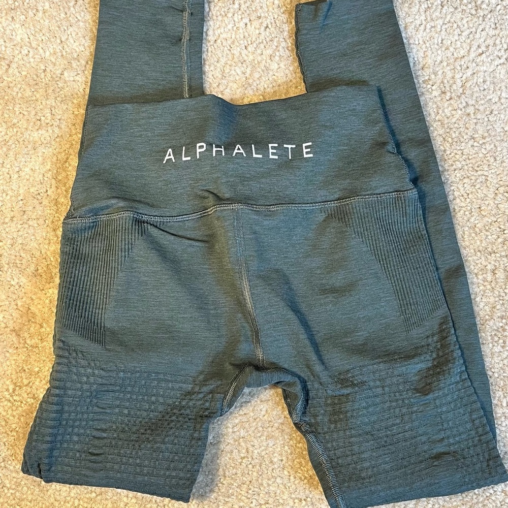 SOLD Alphalete Halo Leggings